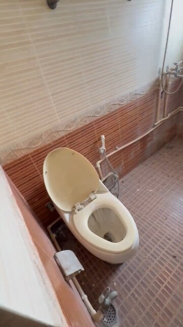 Bathroom in 4 BHK Apartment at Ridge View Apartment, Sector 21c – for Rent