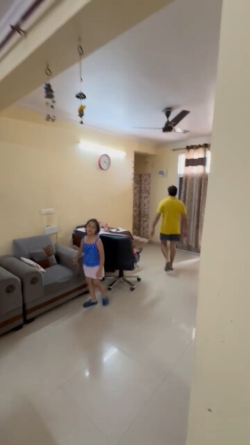 Living Room in 4 BHK Apartment at Ridge View Apartment, Sector 21c – for Rent