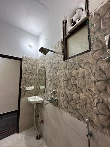 Attached Bathroom in 3 BHK Apartment at Supertech Czar Suites, Omicron I Greater Noida – for Rent