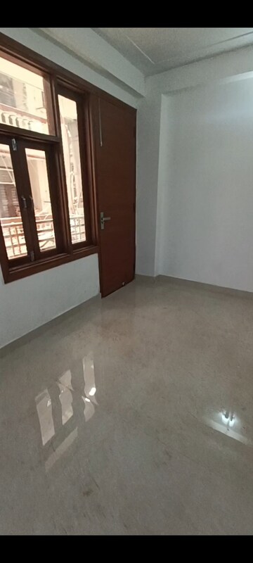 Room in 2 BHK Builder Floor at Panchsheel Vihar – for Rent