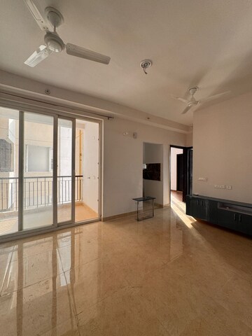 Room in 3 BHK Apartment at Amrapali Riverview, Amrapali Leisure Valley – for Rent