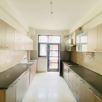 Kitchen in 4 BHK Builder Floor at Omaxe New Chandigarh, Mullanpur – for Rent