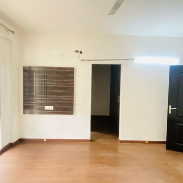 Room in 4 BHK Builder Floor at Omaxe New Chandigarh, Mullanpur – for Rent