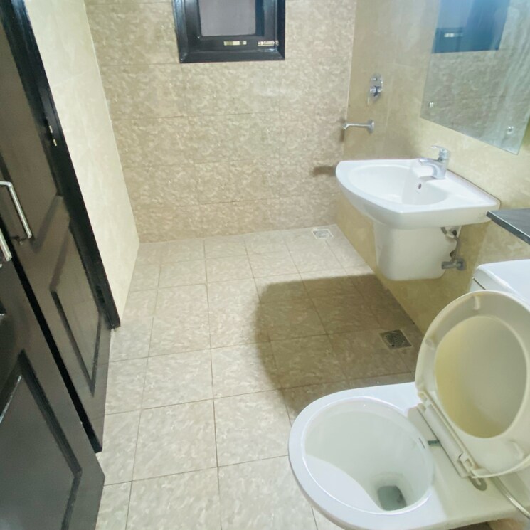Bathroom, omaxe-new-chandigarh 4 Bedroom 2390 Sq.Ft. Builder Floor In Mullanpur Chandigarh 8624884