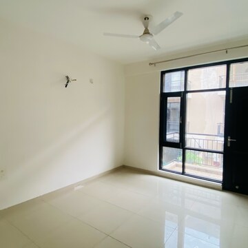 Room in 4 BHK Builder Floor at Omaxe New Chandigarh, Mullanpur – for Rent