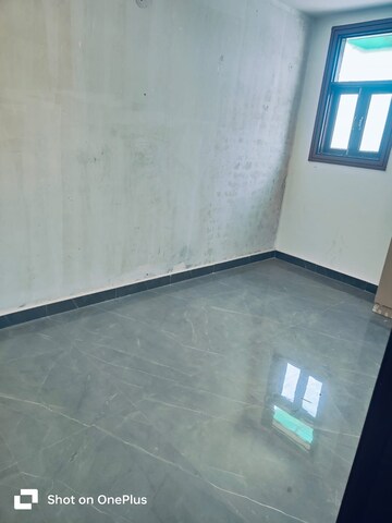 Room in 2 BHK Builder Floor at Dlf Ankur Vihar – for Sale