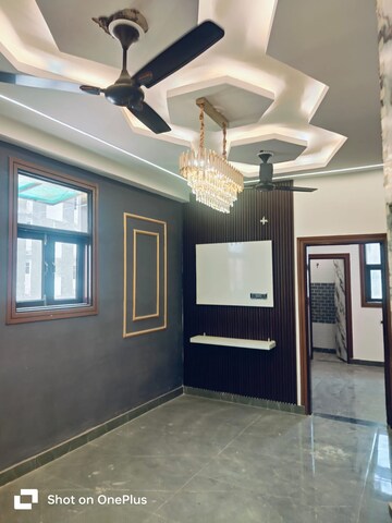 Room in 2 BHK Builder Floor at Dlf Ankur Vihar – for Sale