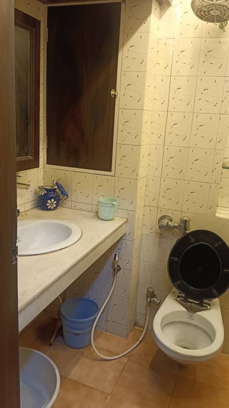 Attached Bathroom, rag-megh-malhar 2 Bedroom 1400 Sq.Ft. Apartment In Goregaon East Mumbai 8624966
