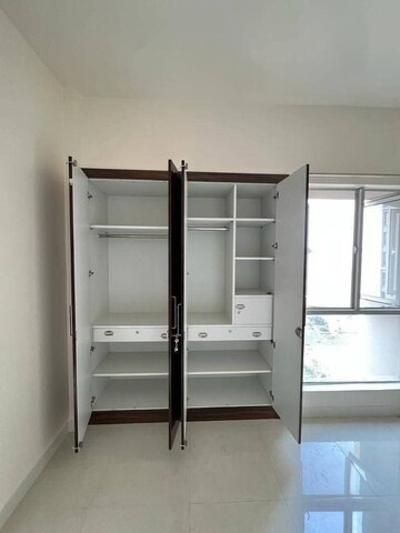 Furnished Amenities in 3 BHK Apartment at Gola Road – for Rent