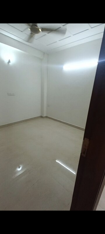 Room in 2 BHK Builder Floor at Khirki Extension – for Rent