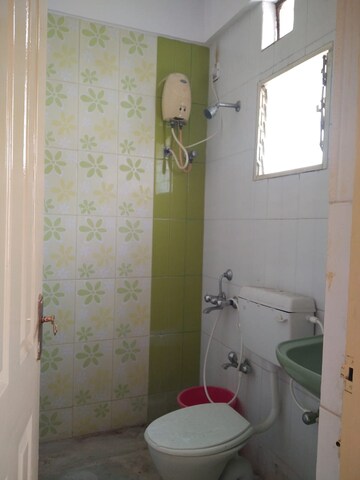 Bathroom in 2 BHK Apartment at Kammanahalli – for Rent