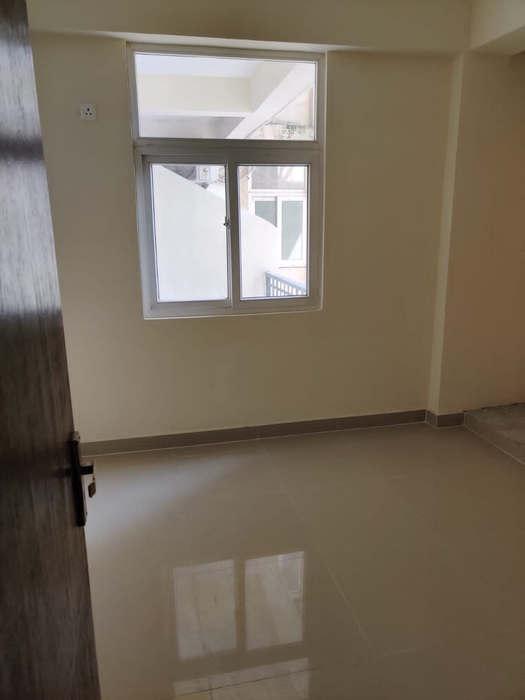 Room, amrapali-golf-homes 3 Bedroom 1115 Sq.Ft. Apartment In Sector 4 Greater Noida Greater Noida 8625068