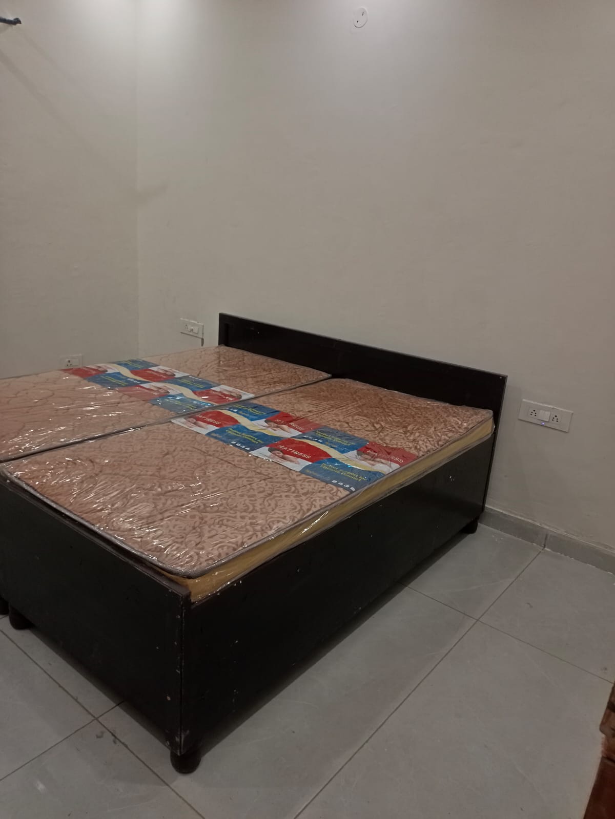 3 BHK + Servant Room Builder Floor For Rent in Skynet Towers