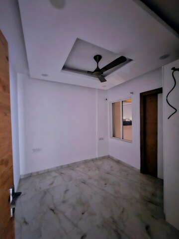 Bedroom in 3 BHK Apartment at Meenal Semeion, Sector 41 – for Rent