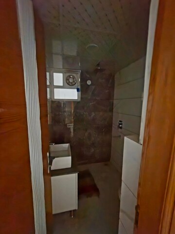 Bathroom in 3 BHK Apartment at Meenal Semeion, Sector 41 – for Rent