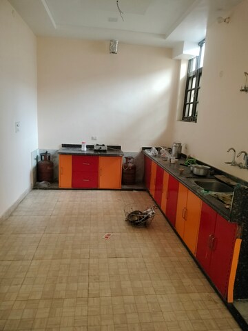 Kitchen in 2 BHK Builder Floor at Gomti Nagar – for Rent