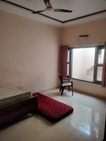 Living Room in 2 BHK Builder Floor at Gomti Nagar – for Rent