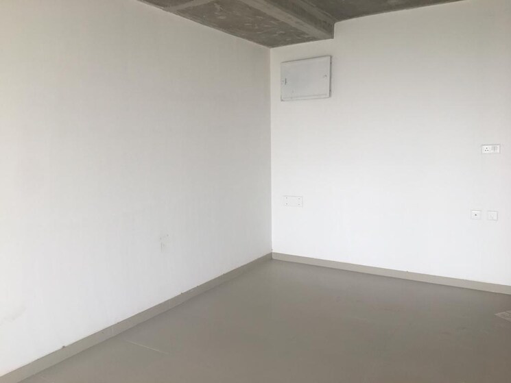 Room, sarkhej Commercial Office Space 1022 Sq.Ft. In Sarkhej Ahmedabad 8625333