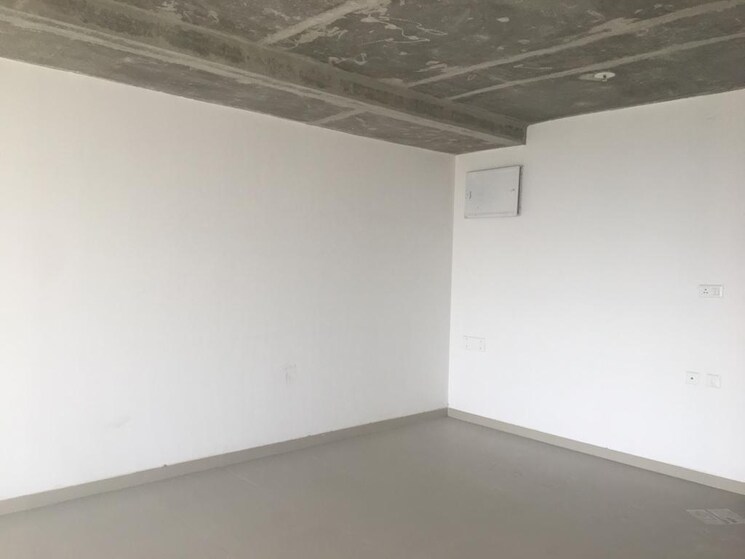 Room, sarkhej Commercial Office Space 1022 Sq.Ft. In Sarkhej Ahmedabad 8625333