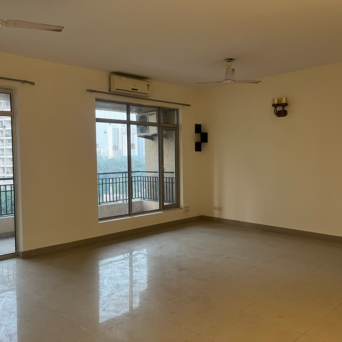 3 BHK + Servant Room 2350 Sq.Ft. Apartment in Central Park II-Bellevue