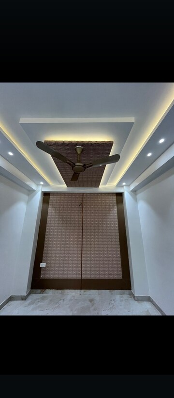 Furnished Amenities in 2 BHK Builder Floor at Green Home, Sector 73 – for Sale