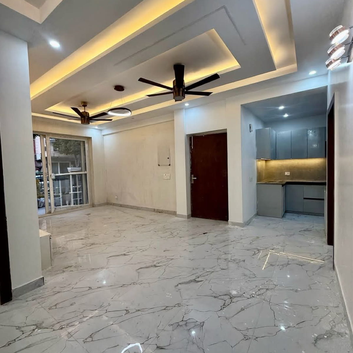 3 BHK + Pooja Room,Servant Room 215 Sq.Yd. Builder Floor in Housing Board Colony Sector 51