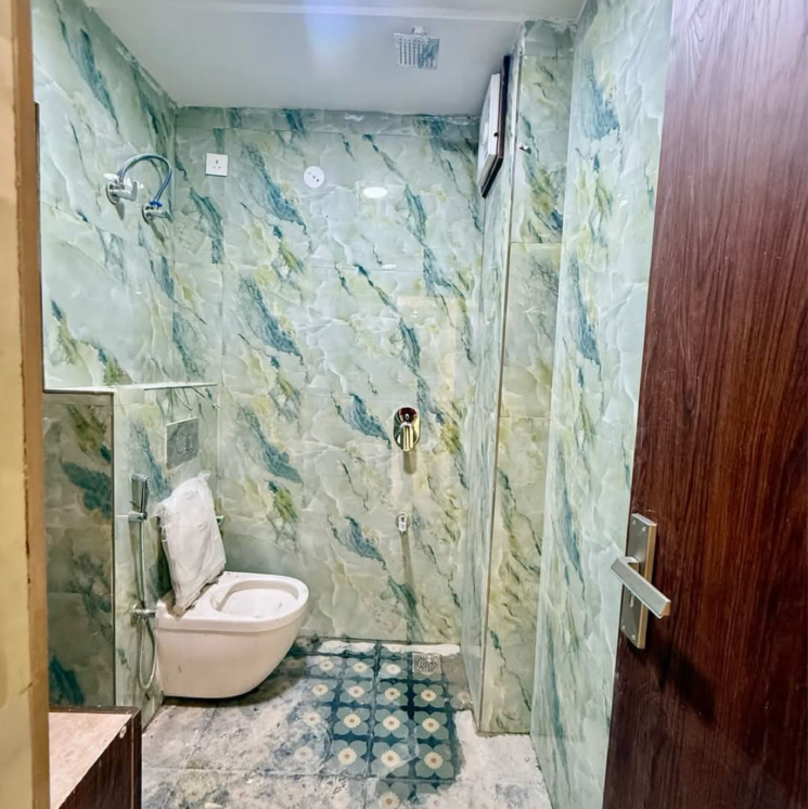 Bathroom, housing-board-colony-sector-51 3 Bedroom 215 Sq.Yd. Builder Floor In Sector 51 Gurgaon 8625686