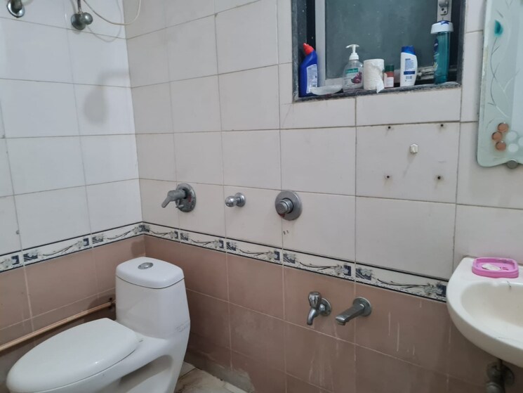 Bathroom, suncity-complex 2 Bedroom 850 Sq.Ft. Apartment In Powai Mumbai 8625619