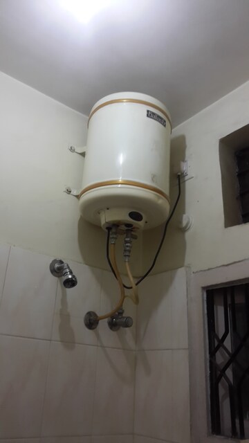 Bathroom in 1 RK Independent House at Rt Nagar – for Rent