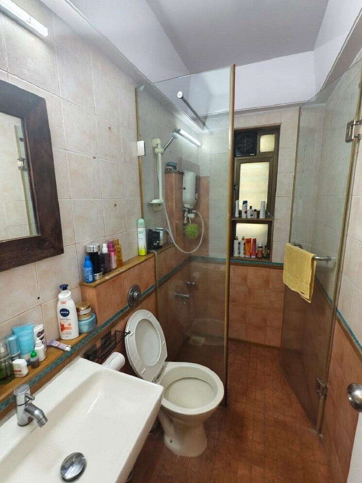 Bathroom, bandra west 2 Bedroom 750 Sq.Ft. Apartment In Bandra West Mumbai 8625983