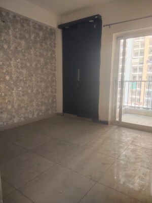 Room in 2 BHK Apartment at Amrapali Terrace Homes, Tech Zone 4 Greater Noida – for Sale
