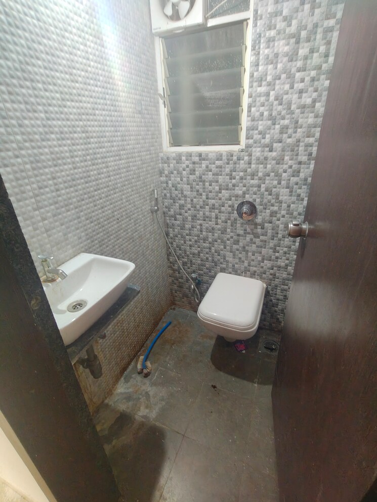 Bathroom, majestique-38-park-majestique 2 Bedroom 700 Sq.Ft. Apartment In Undri Pune 8625967