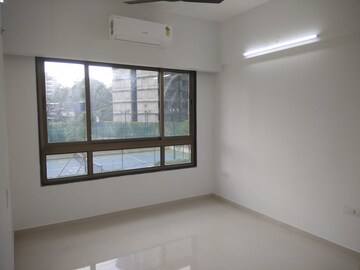 Room in 4 BHK Apartment at Kanakia Levels, Malad East – for Rent