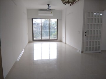 Room in 4 BHK Apartment at Kanakia Levels, Malad East – for Rent