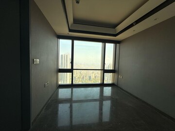 Room in 3 BHK Apartment at Lodha Trump Tower, Worli – for Rent