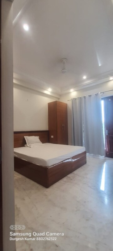 Bedroom in 4 BHK Builder Floor at Ardee City, Sector 52 – for Rent