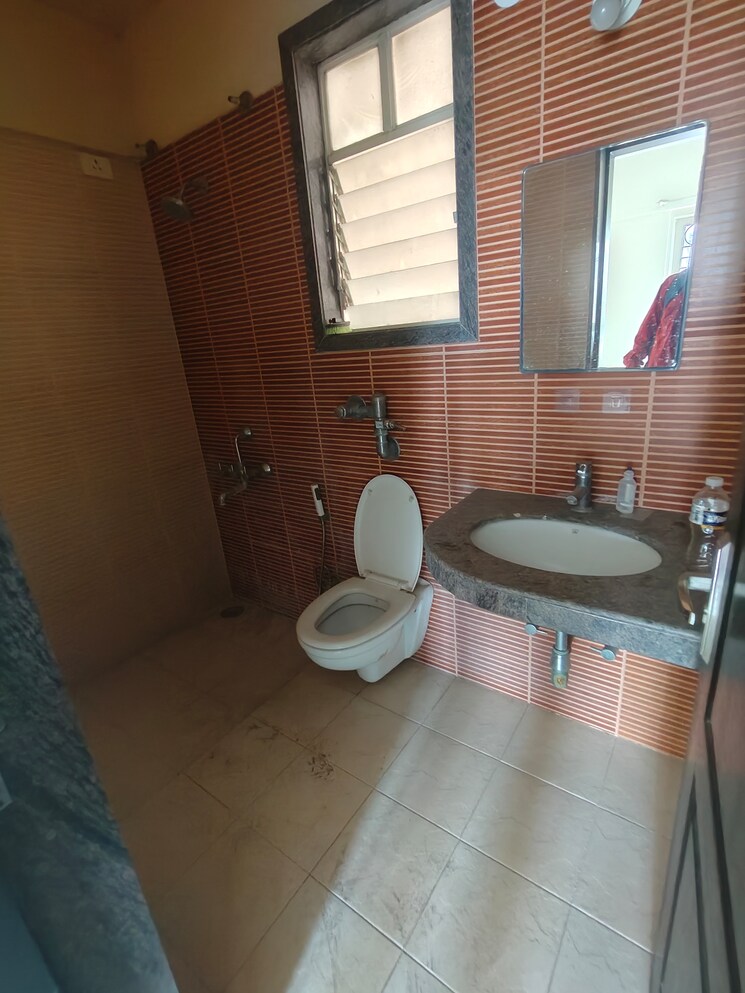 Bathroom, nyati-ebony 2 Bedroom 1064 Sq.Ft. Apartment In Undri Pune 8626091