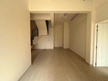Room in 3 BHK Apartment at Indiabulls Sky Forest, Lower Parel – for Rent