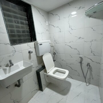 Team Area in 1 BHK Apartment at Goregaon East – for Rent