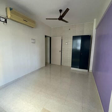 1 BHK Apartment For Rent in Goregaon East