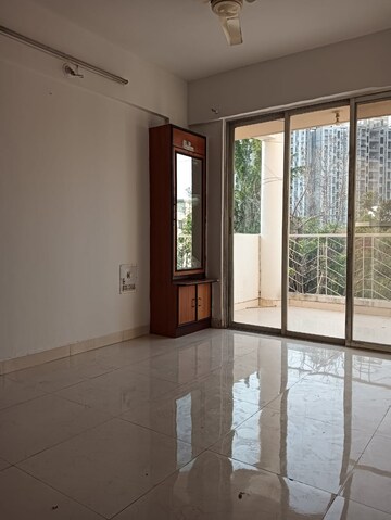 Room in 3 BHK Apartment at Aditya Shagun, Bavdhan – for Rent