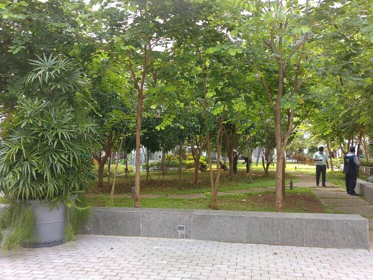 Garden, godrej-the-trees 2 Bedroom 750 Sq.Ft. Apartment In Vikhroli East Mumbai 8626429