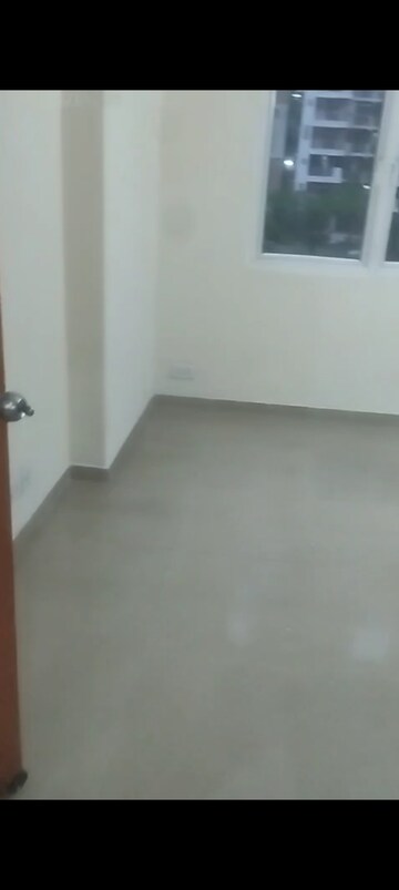 Room in 3 BHK Apartment at Mahagun Mywoods, Sector 16c Greater Noida – for Rent