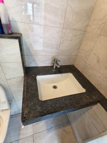 Bathroom in 1.5 BHK Apartment at Amanora Gold Towers, Hadapsar – for Rent