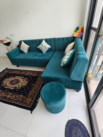 Living Room in 1.5 BHK Apartment at Amanora Gold Towers, Hadapsar – for Rent