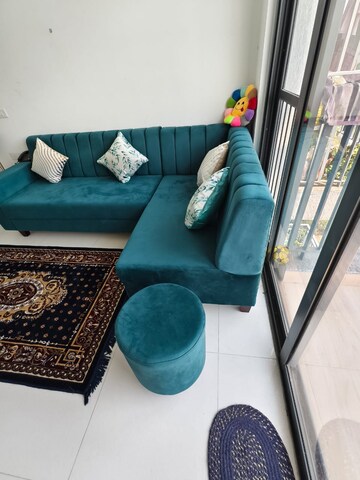 Furnished Amenities in 1.5 BHK Apartment at Amanora Gold Towers, Hadapsar – for Rent