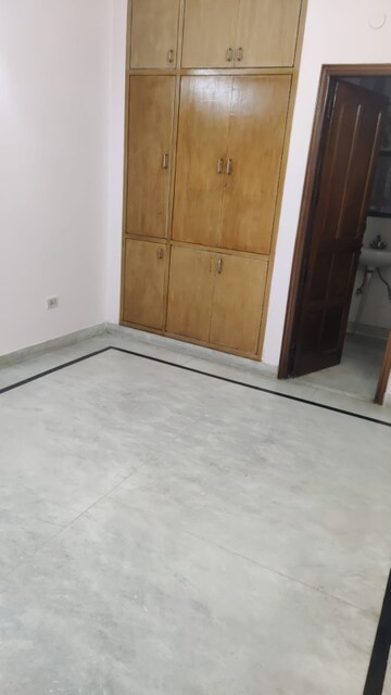 Room in 2 BHK Builder Floor at Ardee City, Sector 52 – for Rent
