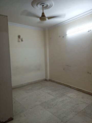 Room in 2 BHK Builder Floor at Khirki Extension – for Rent