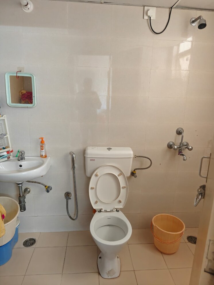 Bathroom, sobha-infinia 4 Bedroom 1970 Sq.Ft. Apartment In Koramangala Bangalore 8627198