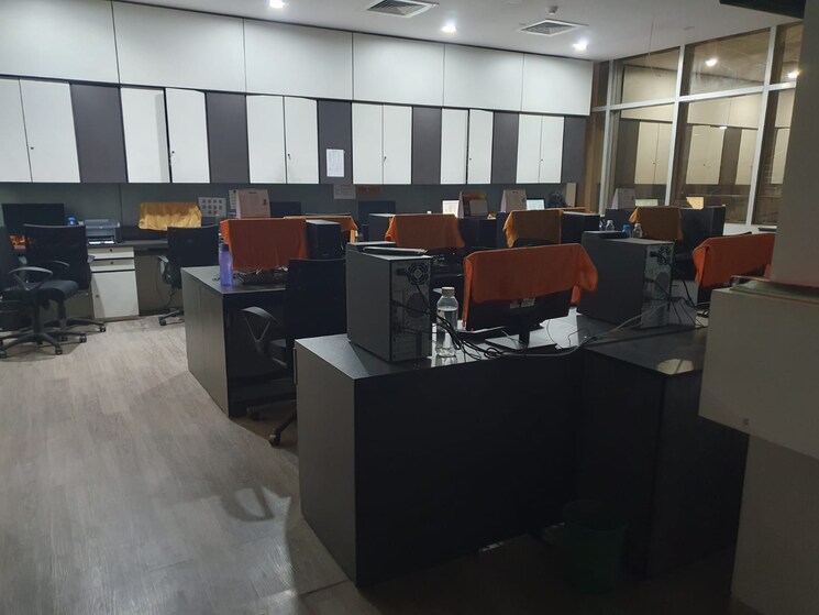 Team Area, worli Commercial Office Space 991 Sq.Ft. In Worli Mumbai 8626686